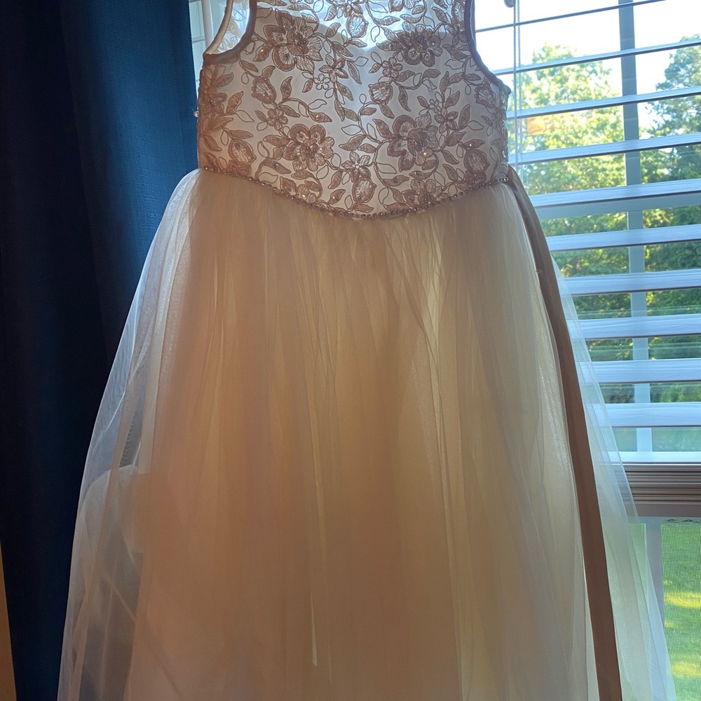 Flower Girl Dress size 4 Elegant Floral Lace Dress